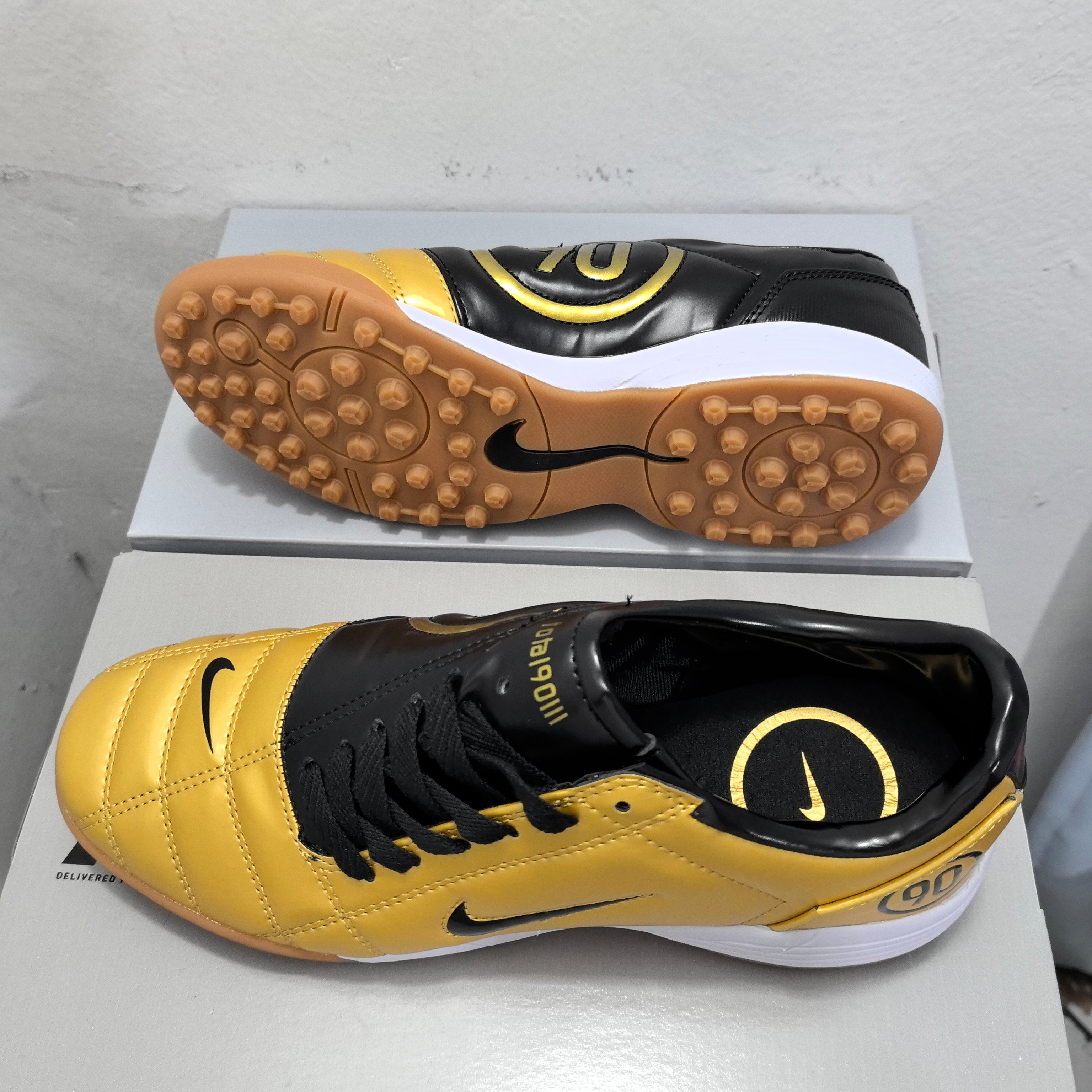 Nike T90