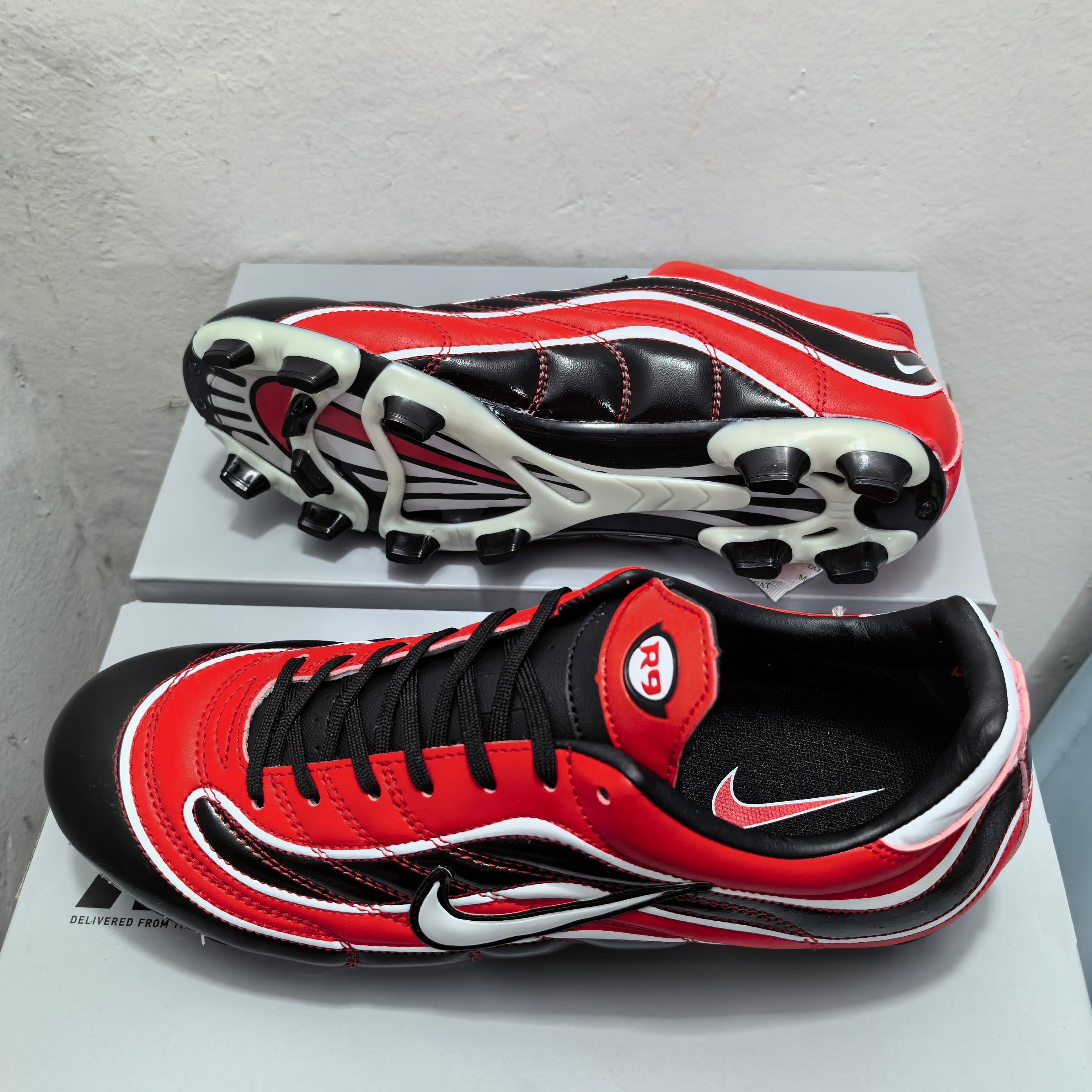 Nike R9