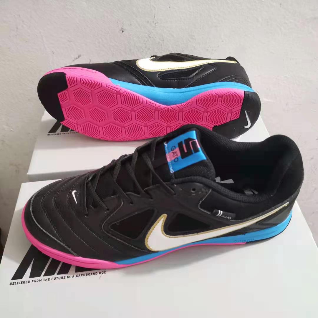 Nike Gato x Supreme