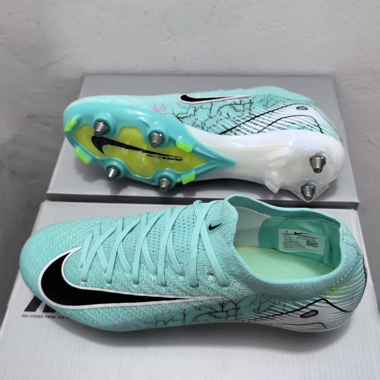 Nike Vapor 16