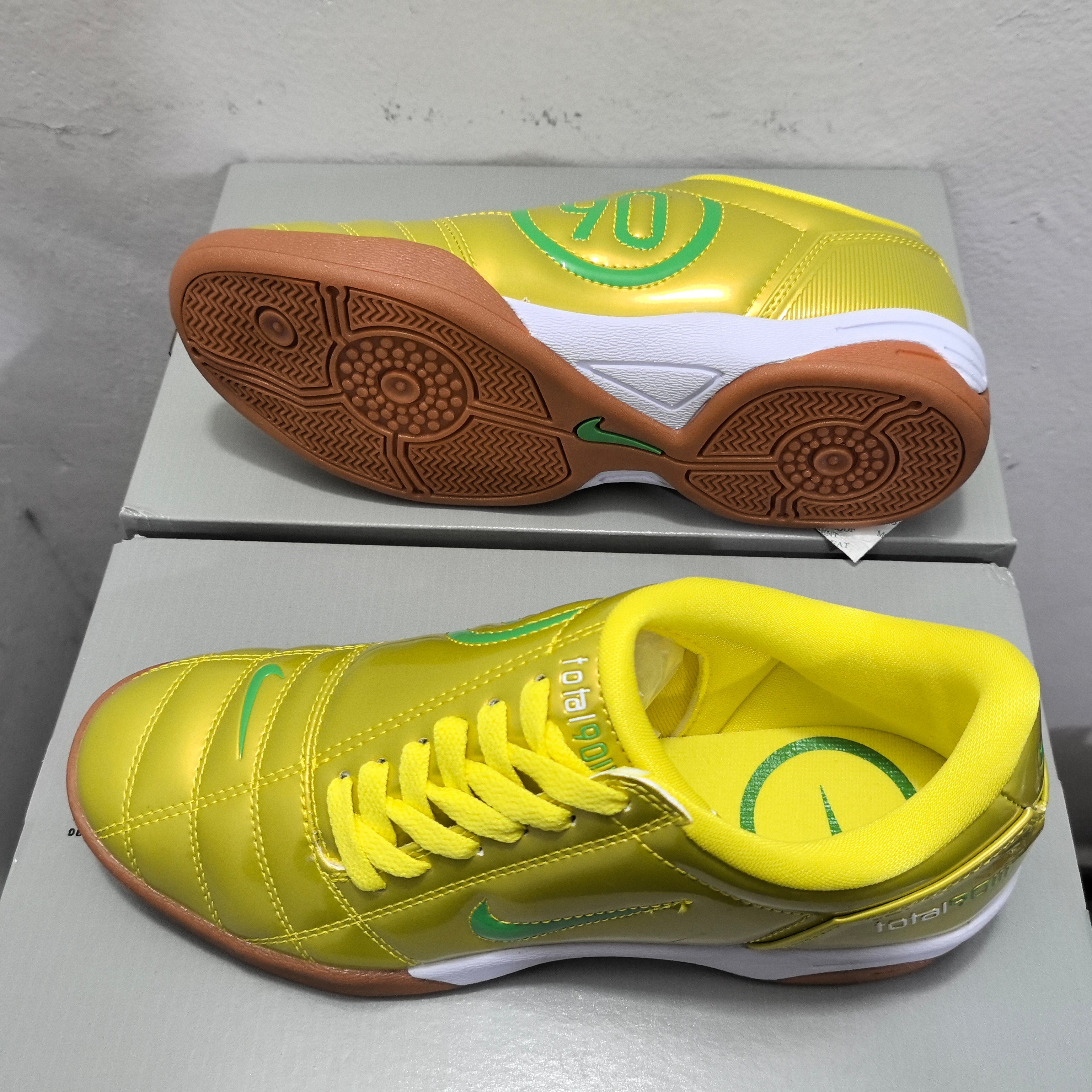 Nike T90