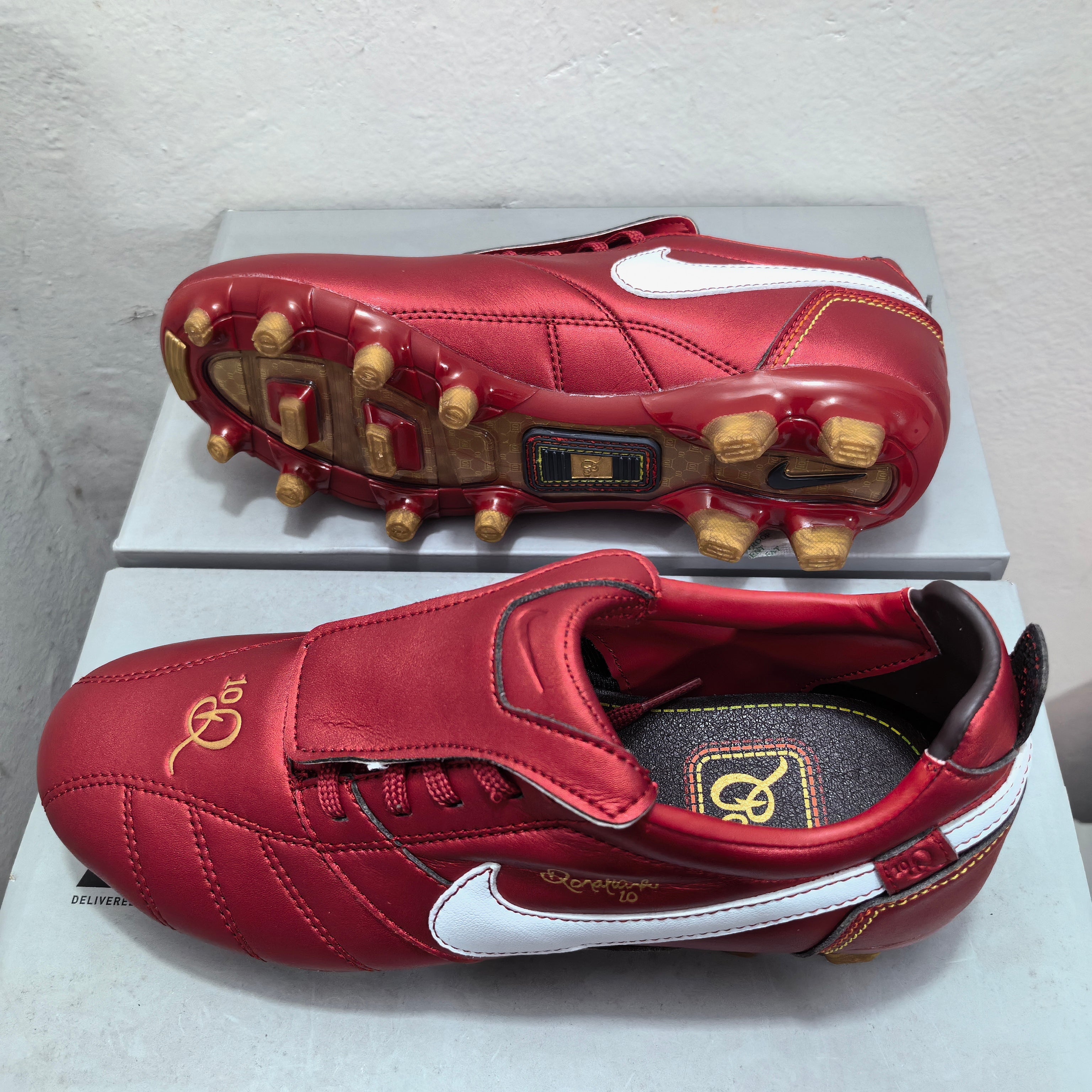 Nike R10